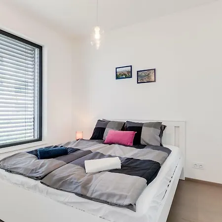 Waltrovka Garden With Parking, Netflix, Hbo Appartamento