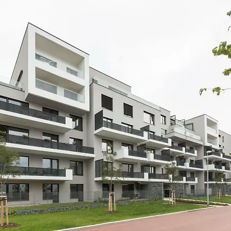 Waltrovka Garden With Parking, Netflix, Hbo * Praga