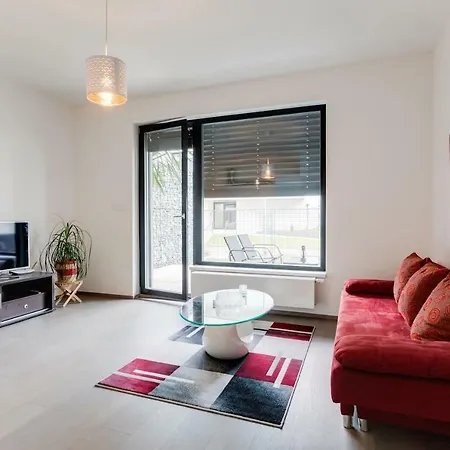 Waltrovka Garden With Parking, Netflix, Hbo Lägenhet *