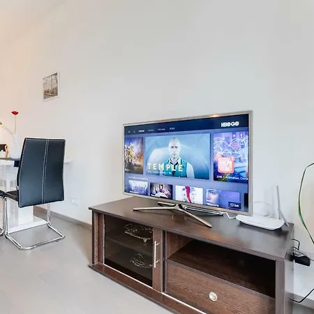 Waltrovka Garden With Parking, Netflix, Hbo Lägenhet